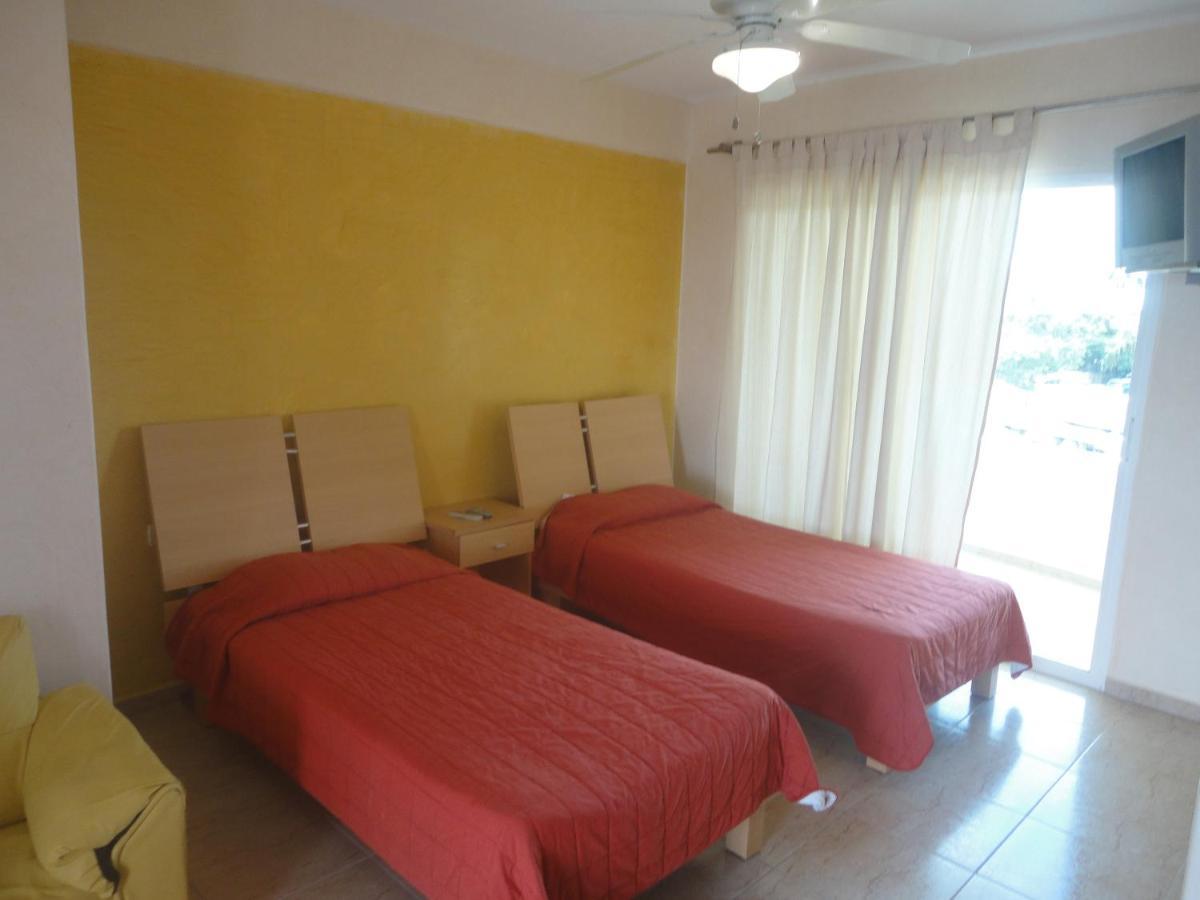 Suites Riviera Cancún Esterno foto